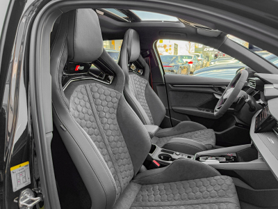 Audi RS3 2.5 TFSI SPORTBACK QUATTRO/ GARANTIE 5/Pano/19/360°/SONOS/SCHALE S