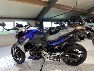 BMW F 900 R 