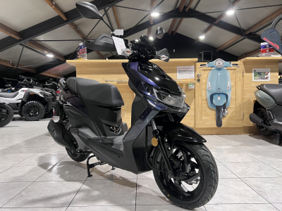 SYM Jet 4 RX 50 Classe A  25 Km/h DEBRIDER ET TOP CASE INCLUS