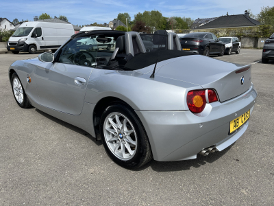 BMW Z4 2.2i Roadster Automatik Cuir Xenon PDC
