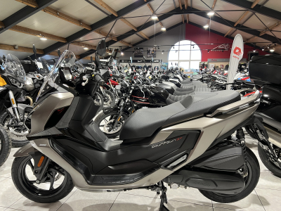 Kymco Downtown 125i GT