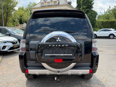 Mitsubishi Pajero Sport Pajero 3.2 DI-D Instyle/7xSitzer/Leder/Pano/