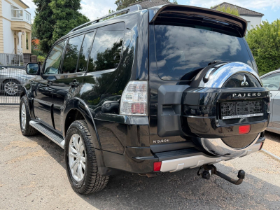 Mitsubishi Pajero Sport Pajero 3.2 DI-D Instyle/7xSitzer/Leder/Pano/