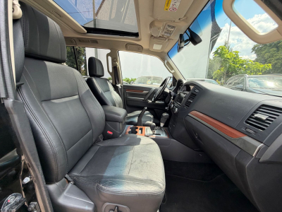 Mitsubishi Pajero Sport Pajero 3.2 DI-D Instyle/7xSitzer/Leder/Pano/