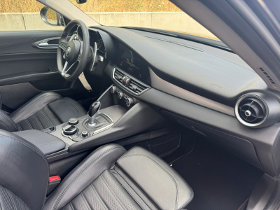 Alfa Romeo Giulia Giulia Veloce Q4 /211 CV /19/PANO/CAMERA/CUIR/VOLL