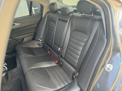 Alfa Romeo Giulia Giulia Veloce Q4 /211 CV /19/PANO/CAMERA/CUIR/VOLL