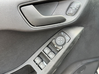 Ford Fiesta Cool & Connect/XENON/3400KM/MWST