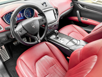 Maserati Ghibli 3.0 V6 S  Q4 Automatik/ Xénon/Camera/Carbonne/20/Leder/VOLL