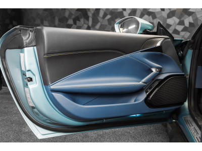 Ferrari Roma Spider - CELESTE TREVI SPECIAL COLOURS