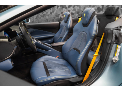Ferrari Roma Spider - CELESTE TREVI SPECIAL COLOURS