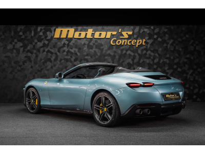 Ferrari Roma Spider - CELESTE TREVI SPECIAL COLOURS