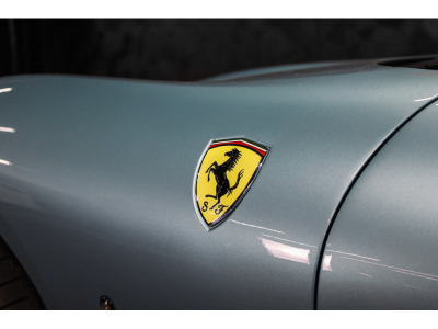 Ferrari Roma Spider - CELESTE TREVI SPECIAL COLOURS