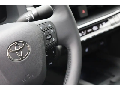 Toyota C-HR 2.0  VVT-I 223 PHEV Team