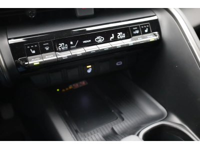 Toyota C-HR 2.0  VVT-I 223 PHEV Team