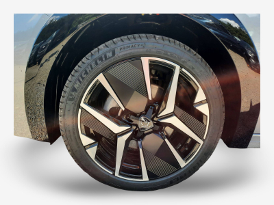 Peugeot 208 1.2 PureTech Hýbrid 110 E-DSC6 GT