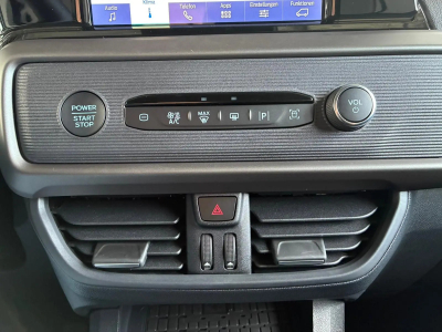 Ford Tourneo Courier 1.0i Ecoboost 126 Titanium