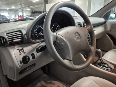 Mercedes-Benz C 240 V6 AUTO CUIR 1 HAND new Model