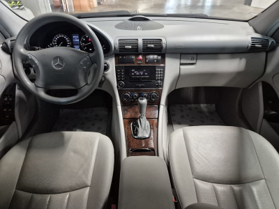 Mercedes-Benz C 240 V6 AUTO CUIR 1 HAND new Model