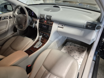 Mercedes-Benz C 240 V6 AUTO CUIR 1 HAND new Model