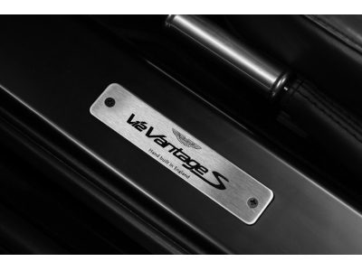 Aston Martin V12 Vantage S ROADSTER - Ultramarine Black