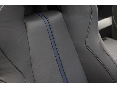 Aston Martin V12 Vantage S ROADSTER - Ultramarine Black