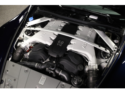Aston Martin V12 Vantage S ROADSTER - Ultramarine Black