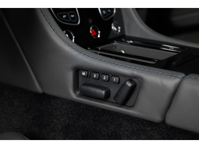 Aston Martin V12 Vantage S ROADSTER - Ultramarine Black