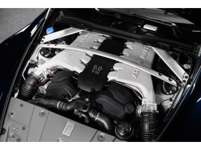 Aston Martin V12 Vantage S ROADSTER - Ultramarine Black