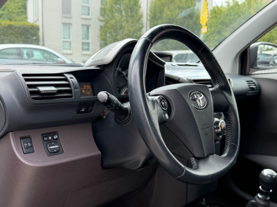 Toyota iQ iQ Basis