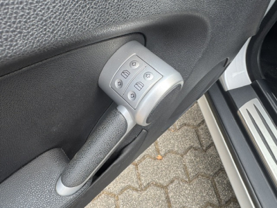 Mercedes-Benz SLK 200 MERCEDES BENZ SLK 200 KEMPRESSOR EDITION 10  LEDER