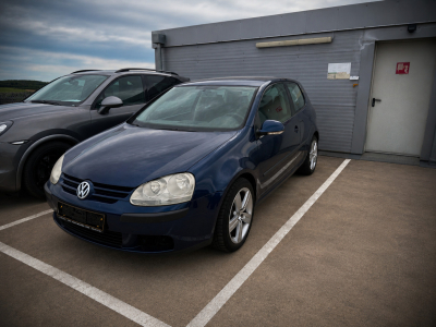 Volkswagen Golf POUR EXPORT (moteur problème)