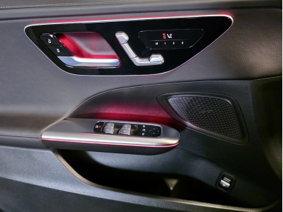 Mercedes-Benz C 180 AMG LINE PANO CUIR NAVI 1 HAND