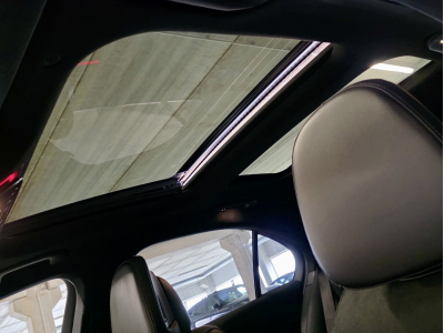 Mercedes-Benz C 180 AMG LINE PANO CUIR NAVI 1 HAND