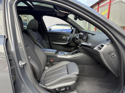 BMW 330 i XDRIVE TOURING M SPORT PAKET NEW MODEL CARBON PANO CUIR NAVI 1 HAND