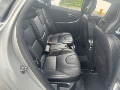 Volvo V40 VOLVO V40 OCEAN RACE 2.0 D LEDER LED NAVI AHK