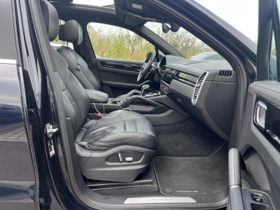 Porsche Cayenne 3.0 V6/PANORAMA/KAMERA/21/1ST H/VOLL SERVICE PORSCHE