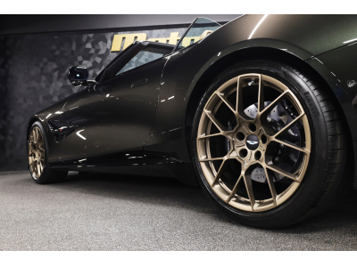 Aston Martin Vanquish Volante V12 Twin Turbo - Minotaur Green