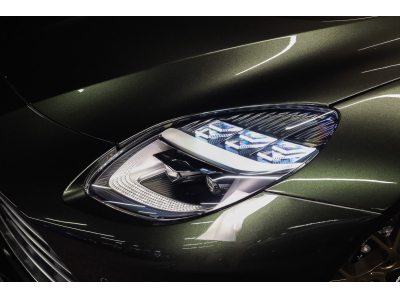 Aston Martin Vanquish Volante V12 Twin Turbo - Minotaur Green