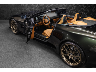 Aston Martin Vanquish Volante V12 Twin Turbo - Minotaur Green