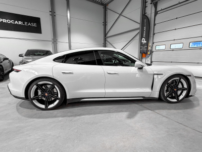 Porsche Taycan PORSCHE TAYCAN TURBO /APPROVED/ PURE WHITE | SPORT CHRONO | TOIT PANO | 21