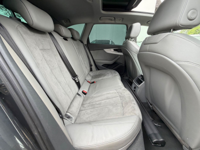 Audi A4 Allroad quattro 45 TFSI 180 KW / Pano /