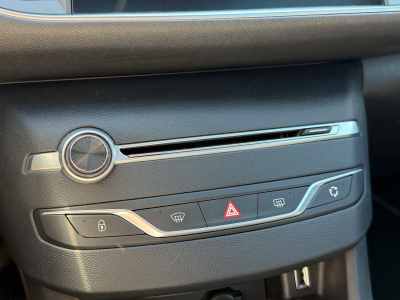 Peugeot 308 GT 165PS/Panoramdach/Navi/Automatik/1.Hand/