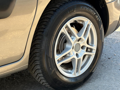 Peugeot Partner Tepee HDI/2xSchiebetüren/Klima/AHK