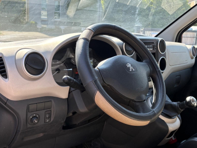 Peugeot Partner Tepee HDI/2xSchiebetüren/Klima/AHK