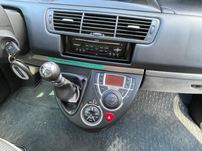 Peugeot 807 2.0 HDI Tendance/el.Turen/7xSitzer/1.Hand/