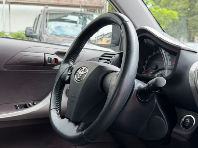 Toyota iQ iQ Basis