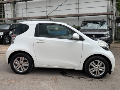 Toyota iQ iQ Basis