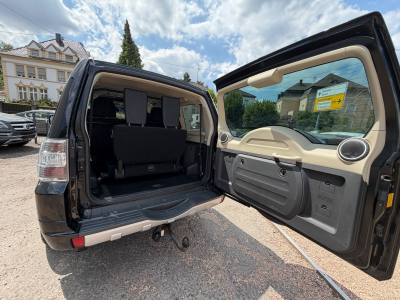 Mitsubishi Pajero Sport Pajero 3.2 DI-D Instyle/7xSitzer/Leder/Pano/