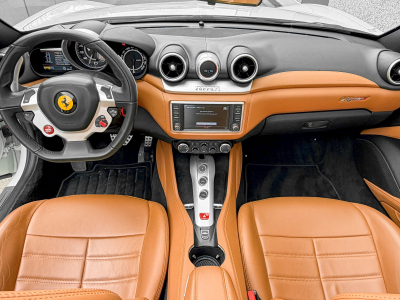 Ferrari California California T / 3.9 V8 / 4-Sitzer /