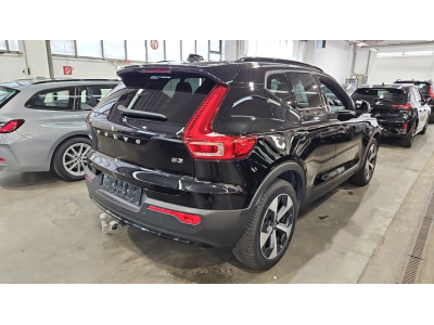Volvo XC40 B3 Plus Dark DCT